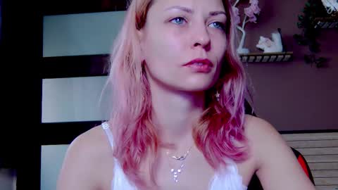 karoline121 online show from December 4, 7:06 am