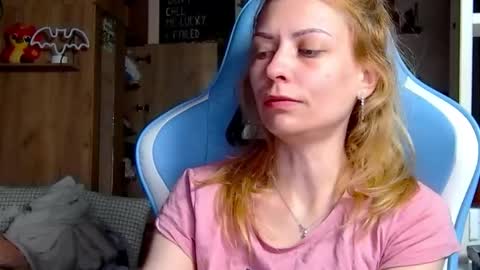 karoline121 online show from March 11, 3:23 am