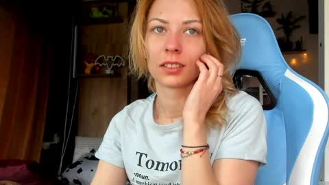 karoline121 online show from March 15, 4:51 am