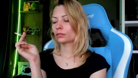 karoline121 online show from March 23, 4:49 am