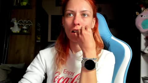 Snapshot of karoline121 chatting on April 24, 5:37 pm karoline121 online show from April 24, 5:37 pm