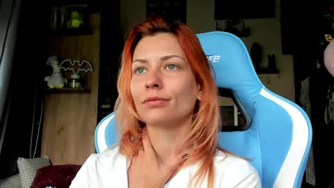 Snapshot of karoline121 chatting on May 2, 5:56 am karoline121 online show from May 2, 5:56 am