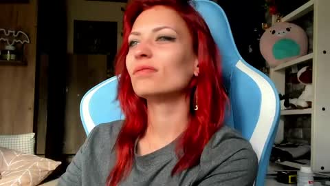 Snapshot of karoline121 chatting on May 8, 3:50 pm karoline121 online show from May 8, 3:50 pm