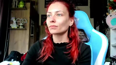 Snapshot of karoline121 chatting on May 13, 7:50 am karoline121 online show from May 13, 7:50 am