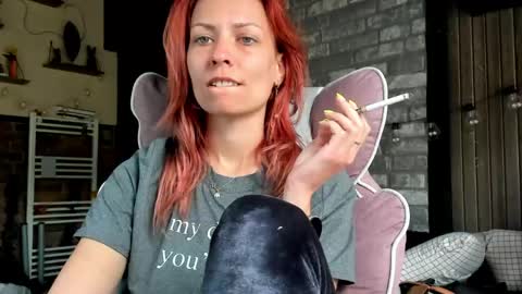 Snapshot of karoline121 chatting on June 1, 6:15 am karoline121 online show from June 1, 6:15 am