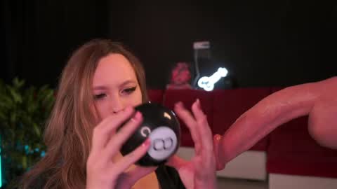 Caroline online show from March 29, 6:19 pm