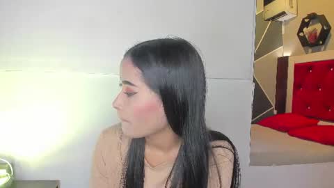 Snapshot of karoll014 chatting on July 1, 11:56 am Karol online show from July 1, 11:56 am