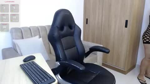 Snapshot of karoll_marquez chatting on July 31, 5:56 pm karol online show from July 31, 5:56 pm