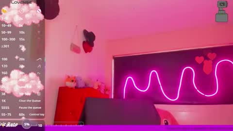 Snapshot of karoll_scoott chatting on November 4, 12:04 pm karol online show from November 4, 12:04 pm