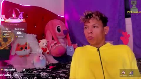 Snapshot of karoll_scoott chatting on November 19, 11:21 am karol online show from November 19, 11:21 am