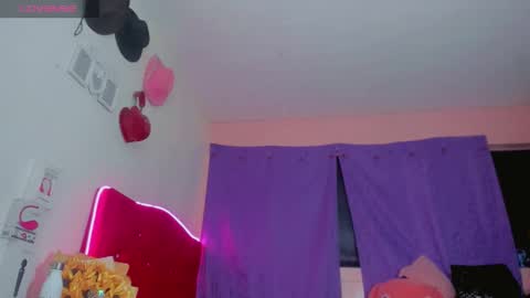 Snapshot of karoll_scoott chatting on November 20, 11:21 am karol online show from November 20, 11:21 am