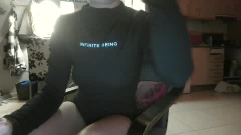 Snapshot of karolstar888 chatting on July 1, 2:57 am karolstar888 online show from July 1, 2:57 am