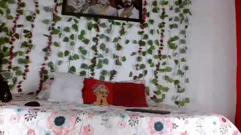 Snapshot of karolsweetvagi chatting on June 21, 11:46 am karol online show from June 21, 11:46 am