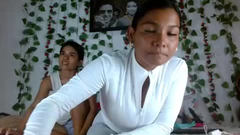 Snapshot of karolsweetvagi chatting on June 27, 6:13 pm karol online show from June 27, 6:13 pm
