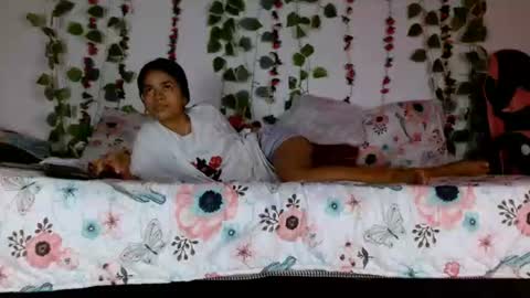 Snapshot of karolsweetvagi chatting on July 6, 6:10 pm karol online show from July 6, 6:10 pm