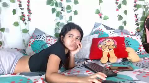 Snapshot of karolsweetvagi chatting on July 25, 7:44 pm karol online show from July 25, 7:44 pm