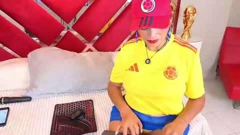 Snapshot of kasandra_gomez chatting on July 7, 12:09 pm kasandra gomez online show from July 7, 12:09 pm