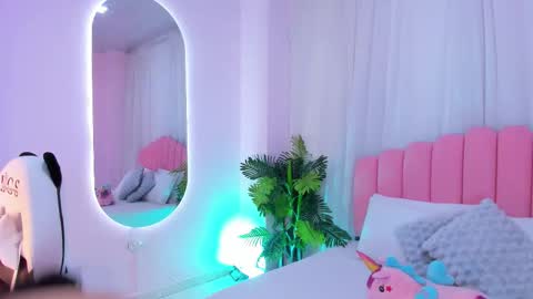 Snapshot of kassandr4_ chatting on November 14, 6:50 pm Kassy online show from November 14, 6:50 pm