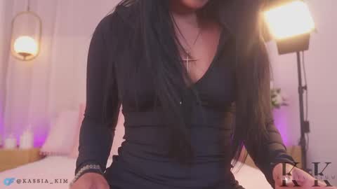 Snapshot of kassia_kim chatting on April 20, 6:38 am Kassia online show from April 20, 6:38 am