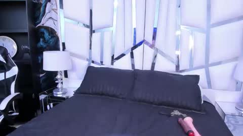 Snapshot of kat_ashbourne chatting on June 6, 5:06 pm kat_ashbourne online show from June 6, 5:06 pm