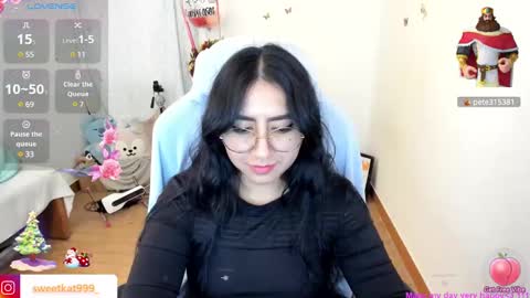 Snapshot of kat_ly_chan chatting on December 19, 3:52 pm Kat       online show from December 19, 3:52 pm