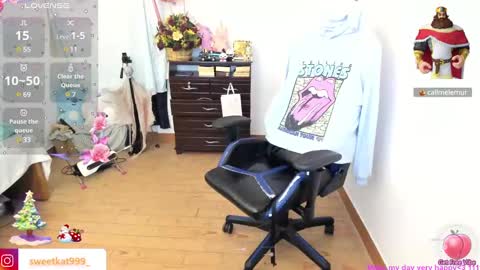 Snapshot of kat_ly_chan chatting on December 20, 10:32 pm Kat       online show from December 20, 10:32 pm