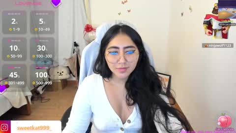 Snapshot of kat_ly_chan chatting on March 9, 6:43 pm Kat       online show from March 9, 6:43 pm