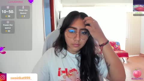 Snapshot of kat_ly_chan chatting on March 10, 5:07 pm Kat       online show from March 10, 5:07 pm