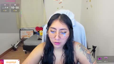 Snapshot of kat_ly_chan chatting on October 2, 12:06 am Kat       online show from October 2, 12:06 am