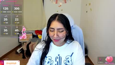 Snapshot of kat_ly_chan chatting on October 16, 9:16 pm Kat       online show from October 16, 9:16 pm