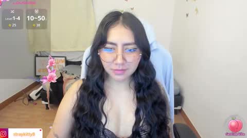 Snapshot of kat_ly_chan chatting on October 31, 10:38 am Kat       online show from October 31, 10:38 am