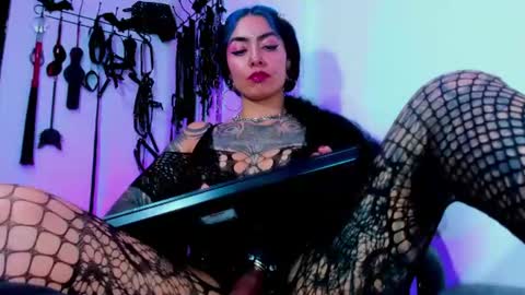 Snapshot of kat_miss chatting on June 11, 2:53 am Kat online show from June 11, 2:53 am
