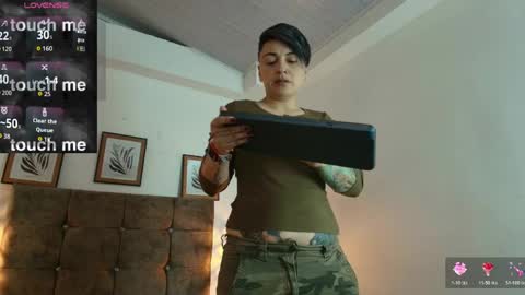 Snapshot of kat_paradisse chatting on June 3, 11:46 am kat paradisse online show from June 3, 11:46 am