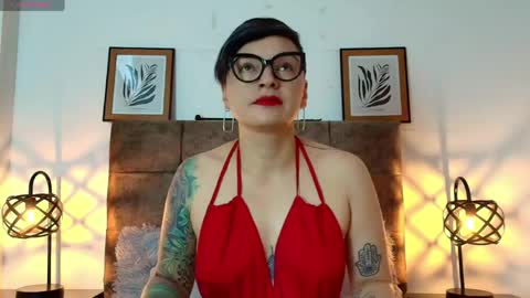 Snapshot of kat_paradisse chatting on June 8, 11:54 am kat paradisse online show from June 8, 11:54 am