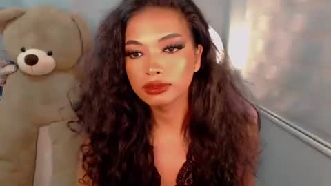 IVY JANE online show from October 17, 3:58 pm