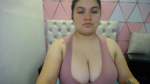Snapshot of katalina_santana25 chatting on April 21, 7:50 pm katalina santana25 online show from April 21, 7:50 pm