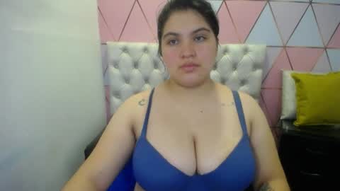 Snapshot of katalina_santana25 chatting on April 27, 7:45 pm katalina santana25 online show from April 27, 7:45 pm