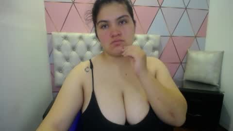 Snapshot of katalina_santana25 chatting on June 7, 6:44 pm katalina santana25 online show from June 7, 6:44 pm