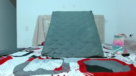 Snapshot of katasquirt chatting on March 6, 1:48 am katasquirt online show from March 6, 1:48 am