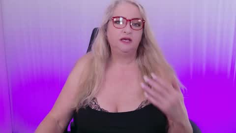 Kat D Sinclair online show from February 26, 3:19 pm