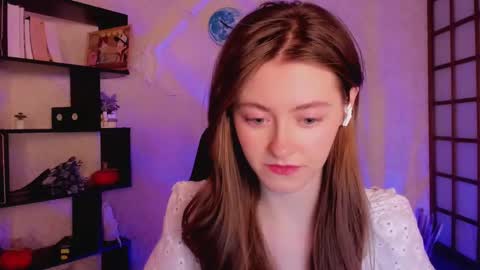 Snapshot of kate_cuddle chatting on December 10, 2:05 am Kate online show from December 10, 2:05 am