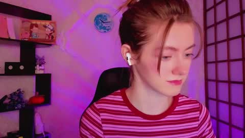 Snapshot of kate_cuddle chatting on December 13, 2:10 am Kate online show from December 13, 2:10 am