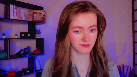 Snapshot of kate_cuddle chatting on December 16, 5:17 am Kate online show from December 16, 5:17 am