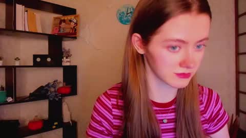 Snapshot of kate_cuddle chatting on December 23, 1:51 am Kate online show from December 23, 1:51 am