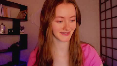 Snapshot of kate_cuddle chatting on February 12, 5:05 am Kate online show from February 12, 5:05 am