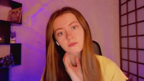 Snapshot of kate_cuddle chatting on February 18, 2:05 am Kate online show from February 18, 2:05 am