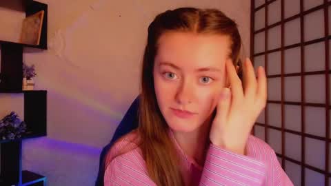 Snapshot of kate_cuddle chatting on March 3, 5:42 am Kate online show from March 3, 5:42 am