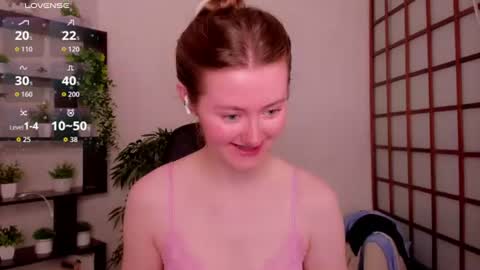 Snapshot of kate_cuddle chatting on June 16, 2:25 am Kate online show from June 16, 2:25 am