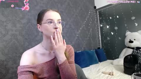 Snapshot of kate_jonson chatting on June 2, 6:37 am .Be kind and gentle with me and I will do my best for you. online show from June 2, 6:37 am