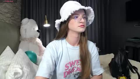 Snapshot of kate_jonson chatting on August 3, 1:16 pm .Be kind and gentle with me and I will do my best for you. online show from August 3, 1:16 pm